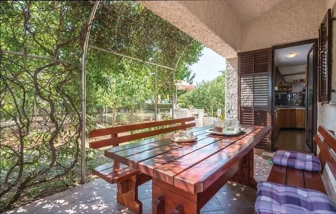 Apart Daire, 2 Yatak Odası (1495/14372)