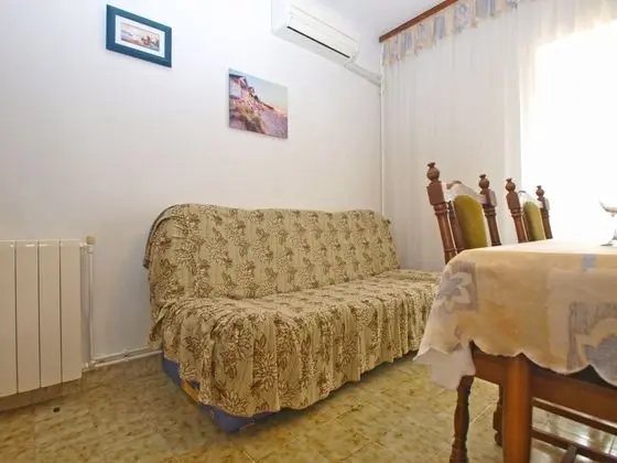 Apart Daire, 2 Yatak Odası (1270/12195)