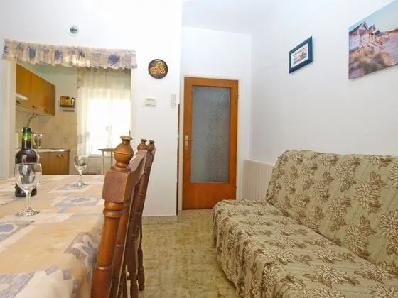 Apart Daire, 2 Yatak Odası (1270/12195)