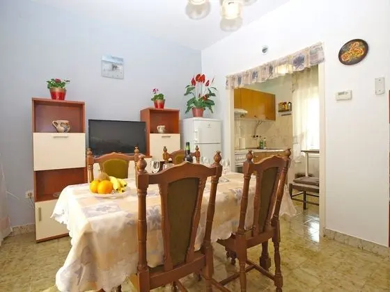 Apart Daire, 2 Yatak Odası (1270/12195)