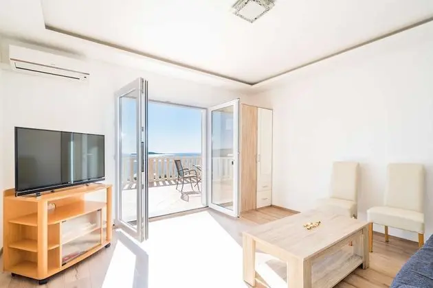 Apart Daire (1 Bedroom Apt with Balcony n Sea View)