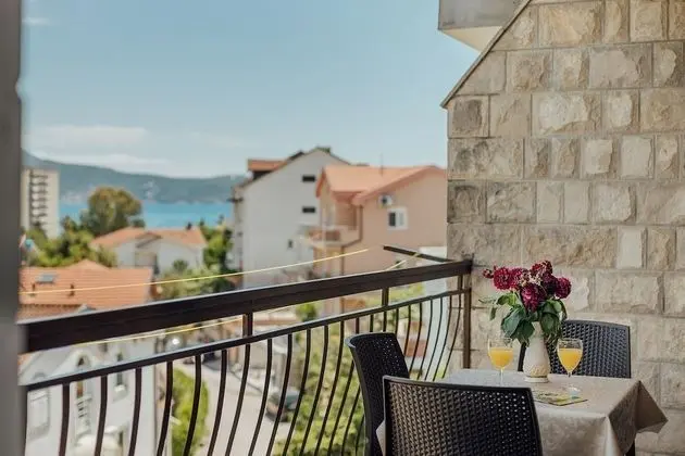 Standard Üç Kişilik Oda, Deniz Manzaralı