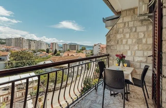 Standard Üç Kişilik Oda, Deniz Manzaralı