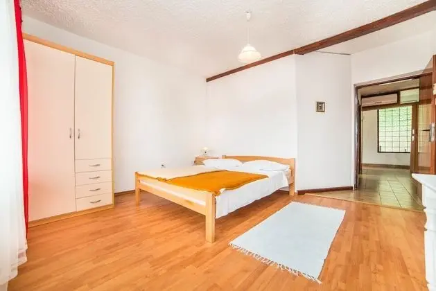 Apart Daire, 1 Çift Kişilik Yatak ve Çekyat