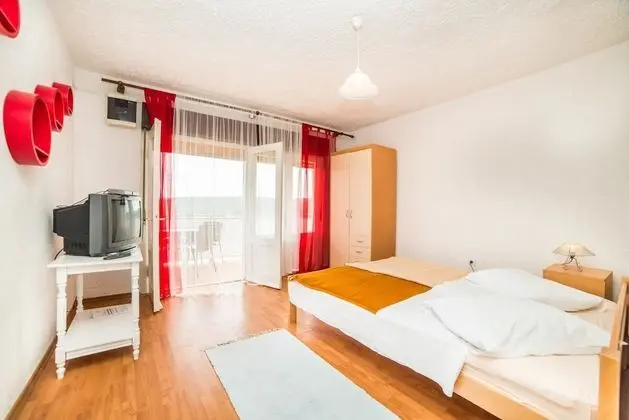 Apart Daire, 1 Çift Kişilik Yatak ve Çekyat