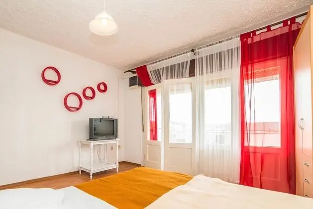 Apart Daire, 1 Çift Kişilik Yatak ve Çekyat