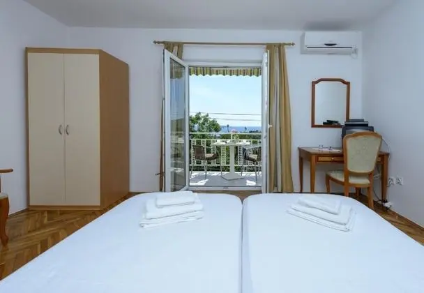 Tek Büyük Yataklı Oda, Balkon, Deniz Manzaralı