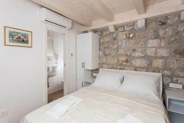 Duplex One Bedroom Apartment (3rd and 4th floor)