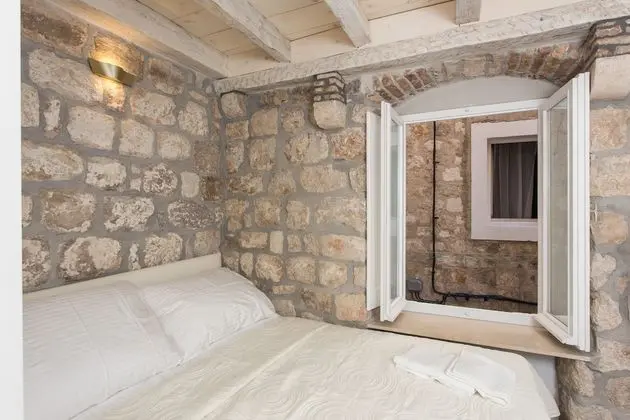 Studio Apartment (1st floor)