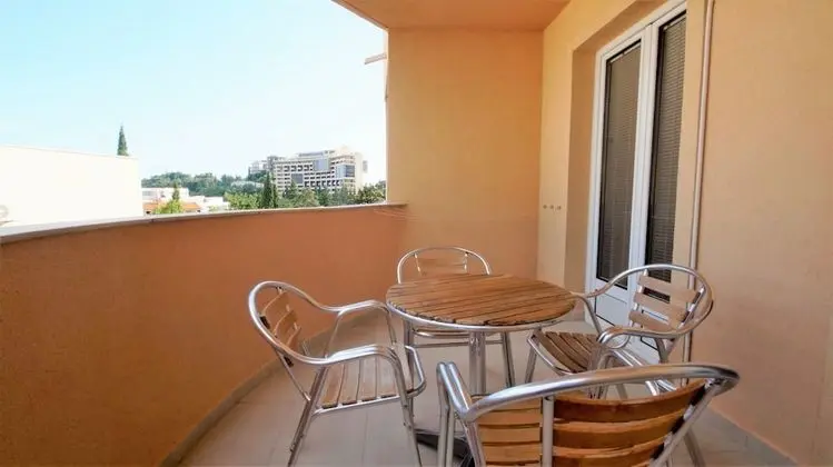 Comfort Stüdyo, Teras