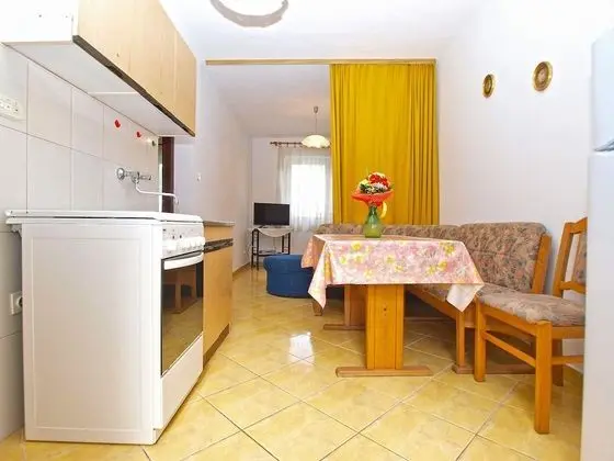 Apart Daire, 1 Yatak Odası (1348/12669)