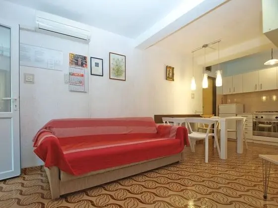 Apart Daire, 1 Yatak Odası (1348/12670)