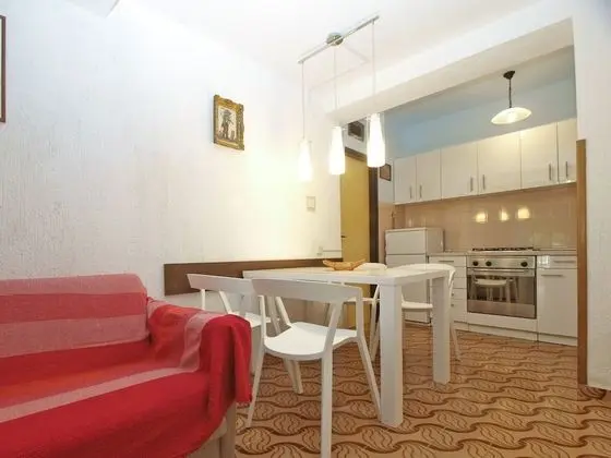Apart Daire, 1 Yatak Odası (1348/12670)