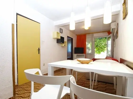 Apart Daire, 1 Yatak Odası (1348/12670)