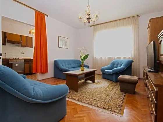 Apart Daire, 2 Yatak Odası (1348/12797)