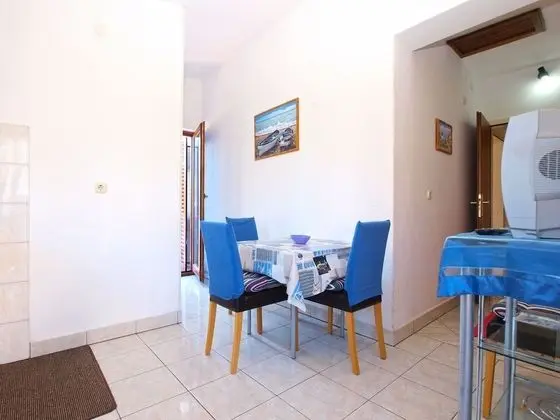 Apart Daire, 2 Yatak Odası (1398/13155)