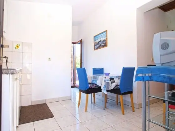 Apart Daire, 2 Yatak Odası (1398/13155)