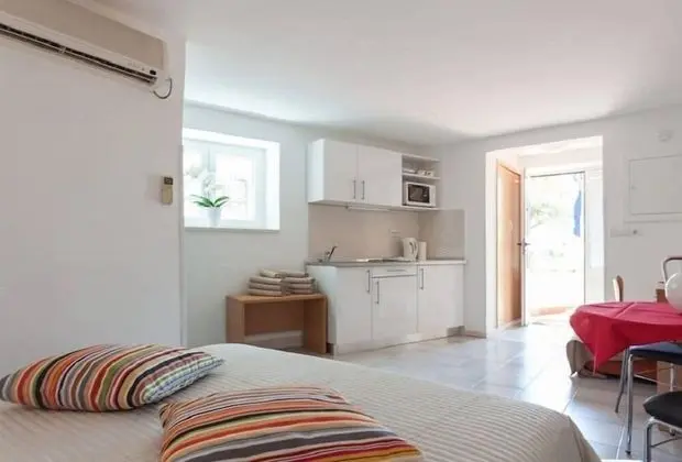 Stüdyo, Kısmi Deniz Manzaralı