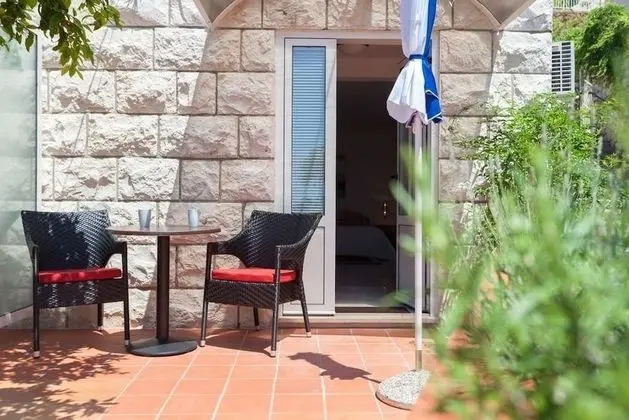 Stüdyo, Kısmi Deniz Manzaralı