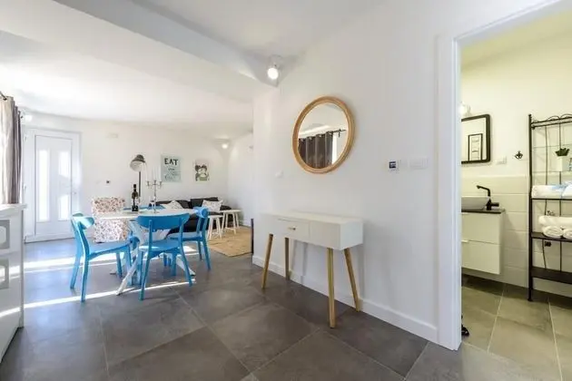 Apart Daire (1 Bedroom Apt with Terrace n Sea View)