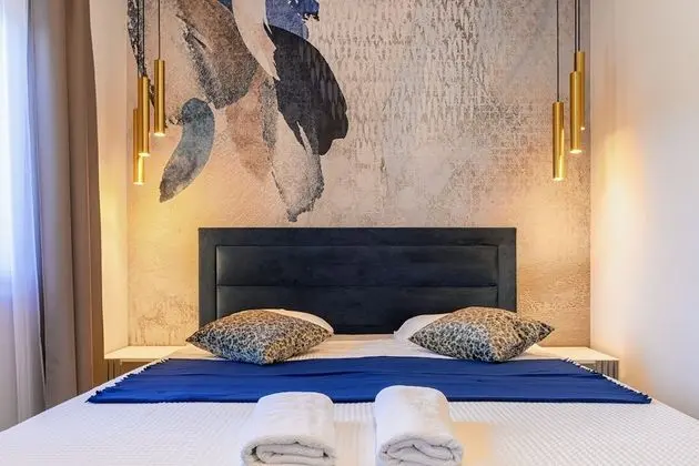 Exclusive Designer Apartment (no swimming pool)
