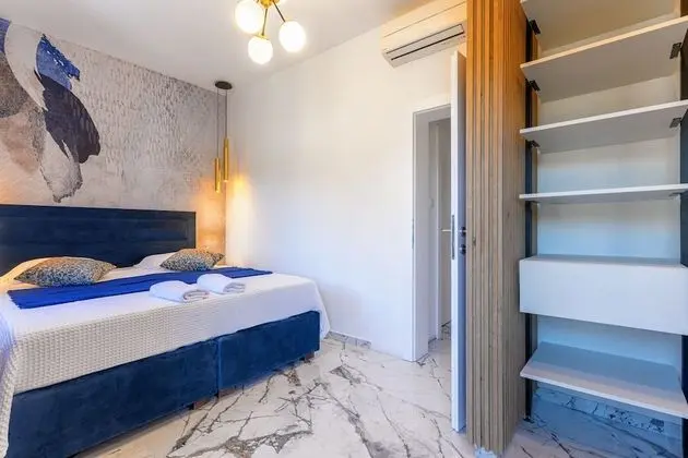 Exclusive Designer Apartment (no swimming pool)