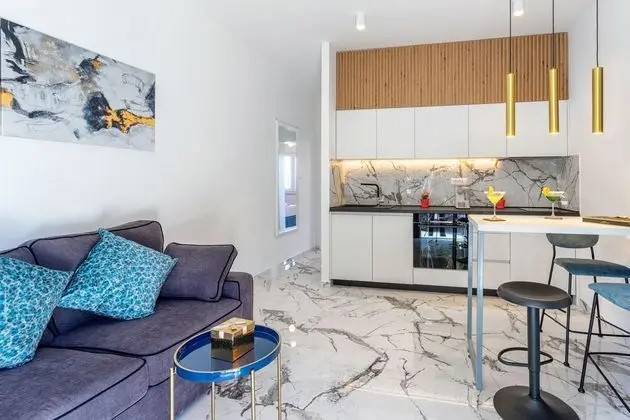 Exclusive Designer Apartment (no swimming pool)