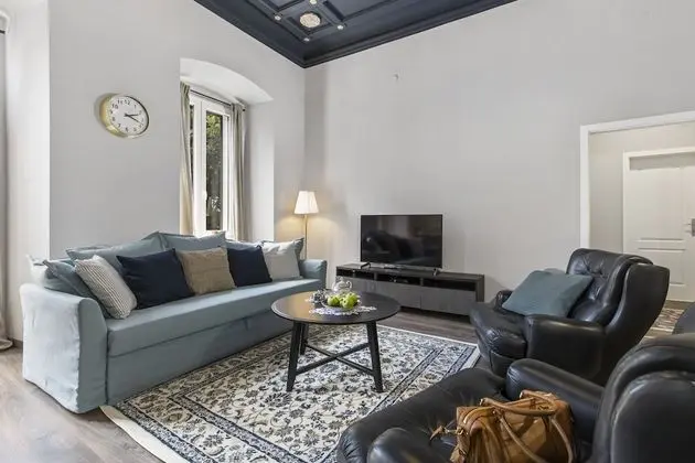 Superior Apart Daire, Balkon (Captain Arthur)