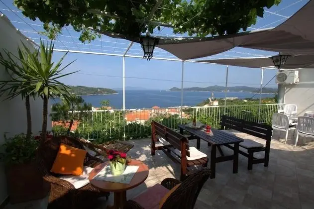 Apart Daire (Two-Bedroom Apartment with Terrace)