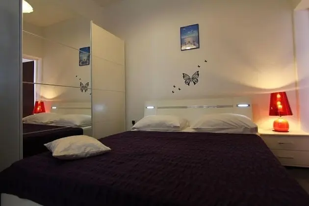 Stüdyo (Studio Apartment with Sea View)