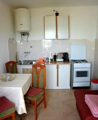 Stüdyo (Studio Apartment with Sea View)