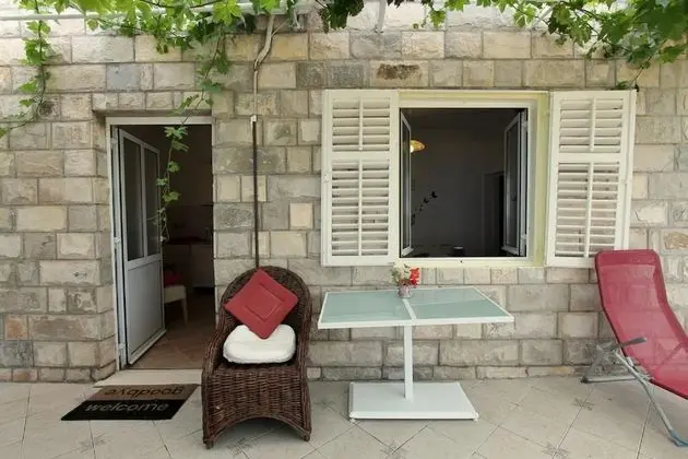 Stüdyo (Studio Apartment with Sea View)