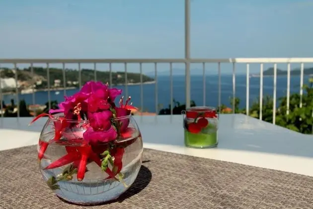 Stüdyo (Studio Apartment with Sea View)