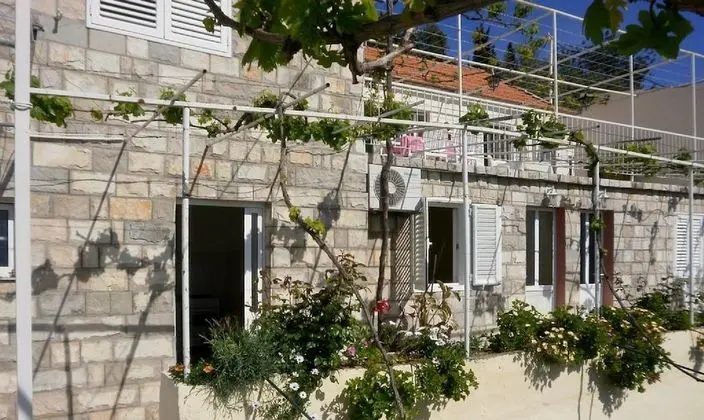 Üç Kişilik Oda (Triple Room with Sea View)