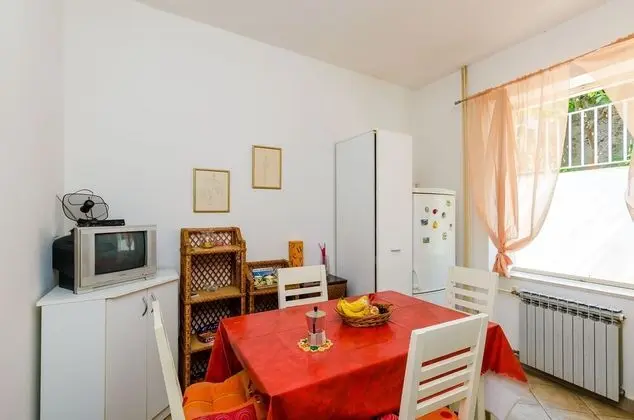 Stüdyo (Studio Apartment with Sea View)