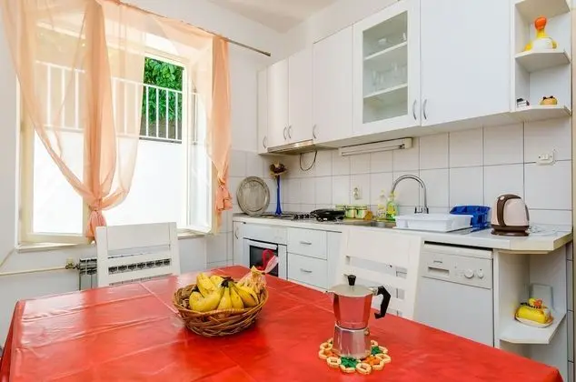 Stüdyo (Studio Apartment with Sea View)