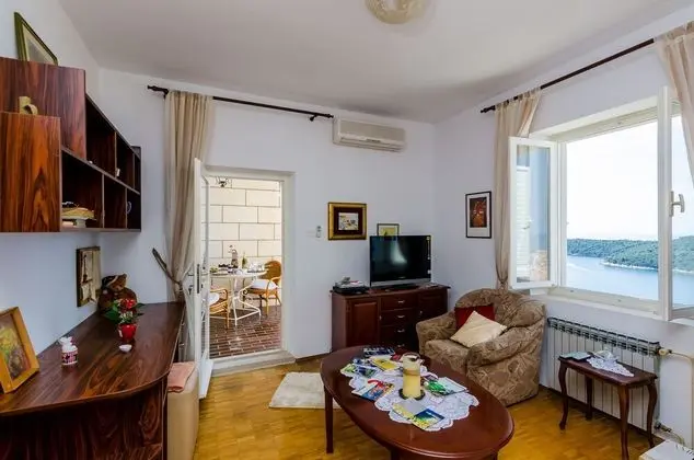 Stüdyo (Studio Apartment with Sea View)