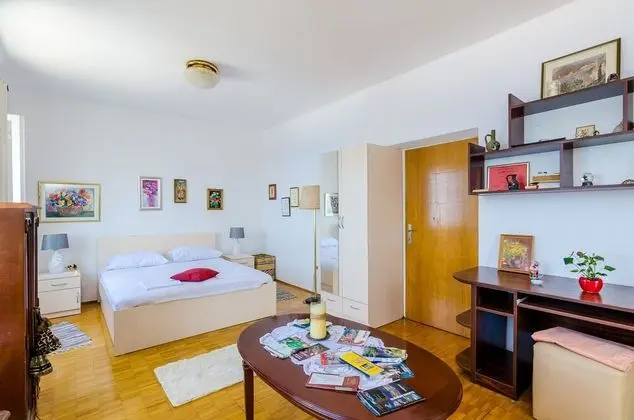 Stüdyo (Studio Apartment with Sea View)