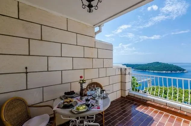 Stüdyo (Studio Apartment with Sea View)