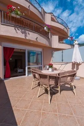 Luxury Apart Daire, 1 Yatak Odası, Teras, Bahçeli