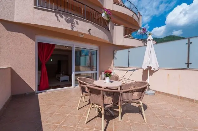 Luxury Apart Daire, 1 Yatak Odası, Teras, Bahçeli