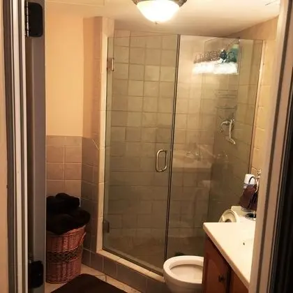 2 Bedrooms, 2 Bath, Balcony, Kitchen, Queen Airbed
