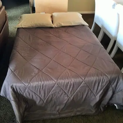 2 Bedrooms, 2 Bath, Balcony, Kitchen, Queen Airbed
