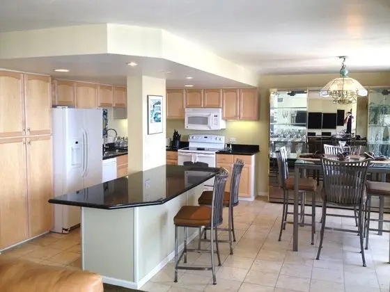 Premium, 1 King Bed, 1 Queen Air Bed, 2 Bath, Balcony, Kitchen