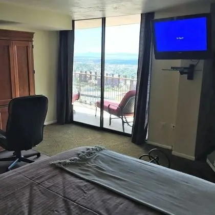 Premium, 1 King Bed, 1 Queen Air Bed, 2 Bath, Balcony, Kitchen