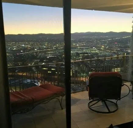 Premium, 1 King Bed, 1 Queen Air Bed, 2 Bath, Balcony, Kitchen
