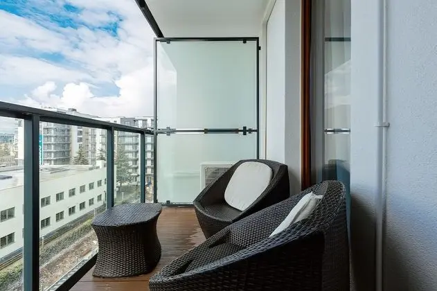 Stüdyo, Balkon