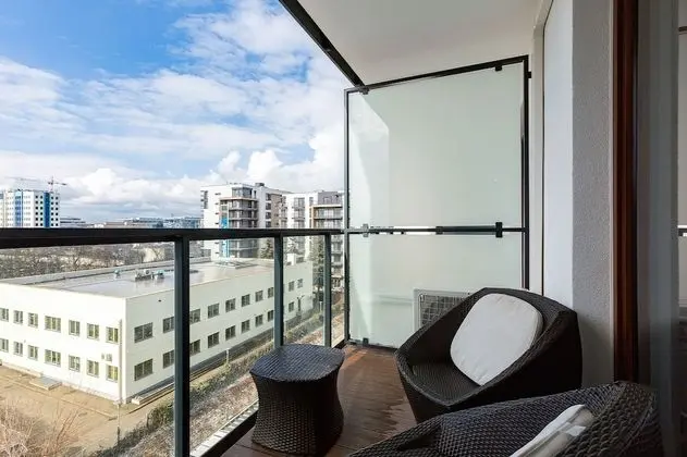 Stüdyo, Balkon