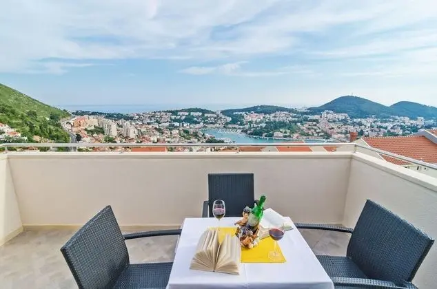 Comfort Apart Daire, 2 Yatak Odası, Teras, Deniz Manzaralı