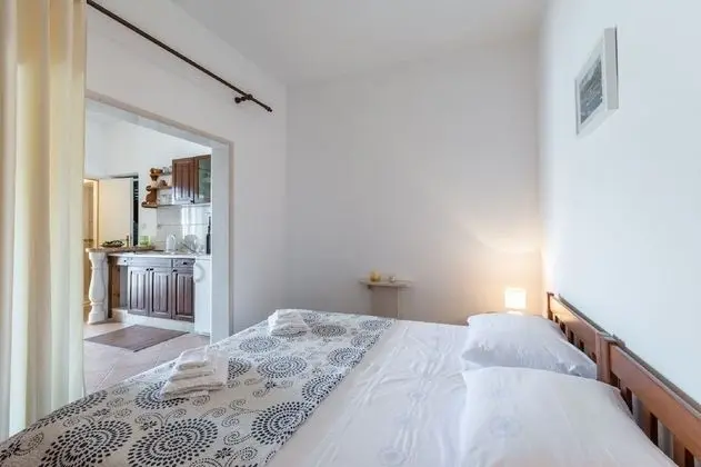 Stüdyo (Studio Apartment with Sea View)